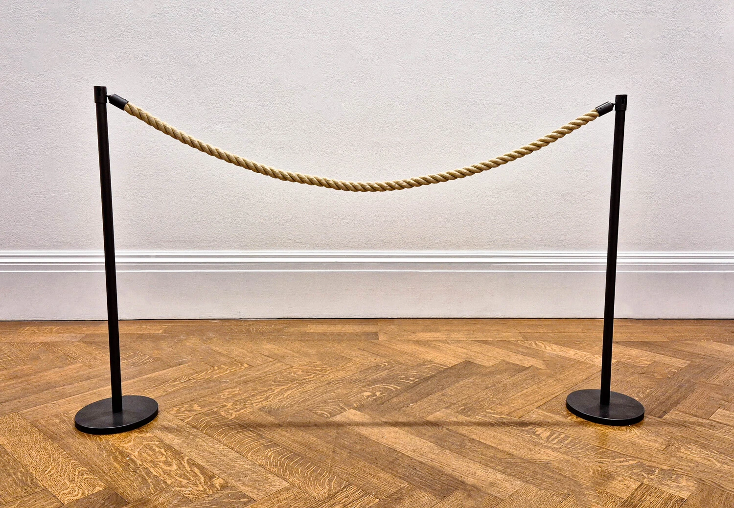 Sotheby’s: Enhancing Visitor Experience with Modular Barrier and Signage Systems